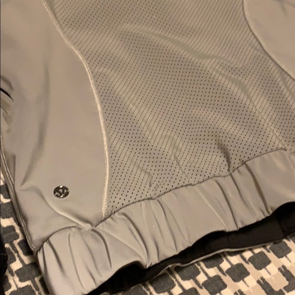 Lululemon bomber jacket ca 35801 rn 106259 c5 - Picture 7 of 7